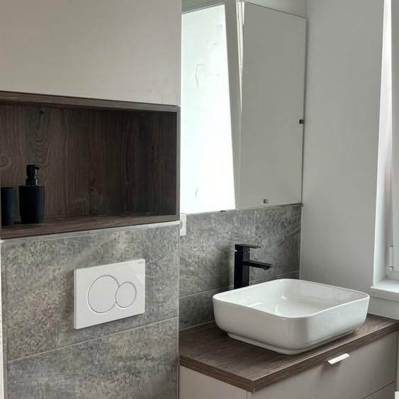 Apartament cu 2 camere semidecomandat, mobilat în Florești
