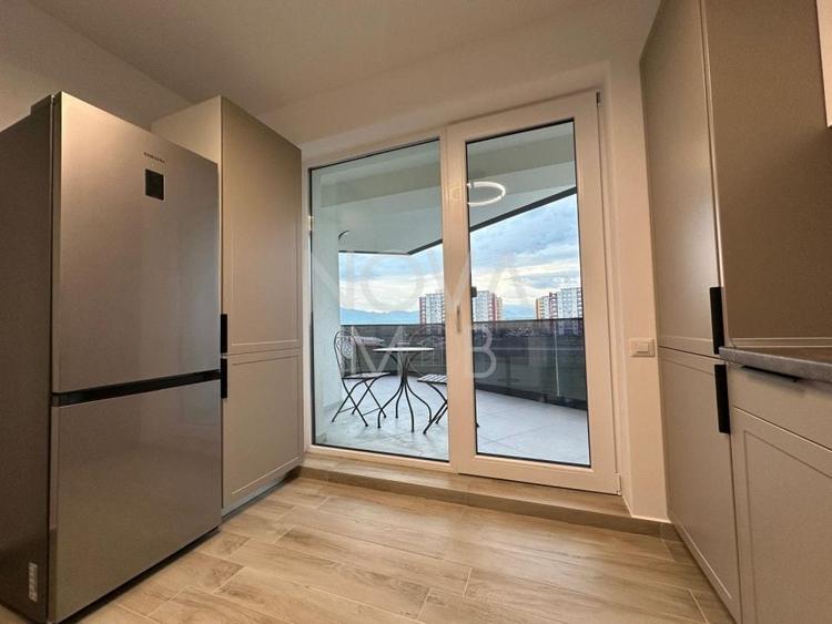 Apartament cu 2 camere semidecomandat, mobilat în Mihai Viteazul