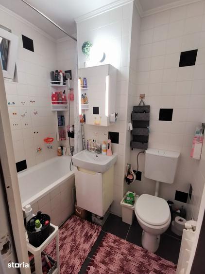 Apartament cu 2 camere semidecomandat în Berceni