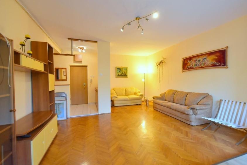 Apartament cu 2 camere decomandat, mobilat în Semicentral