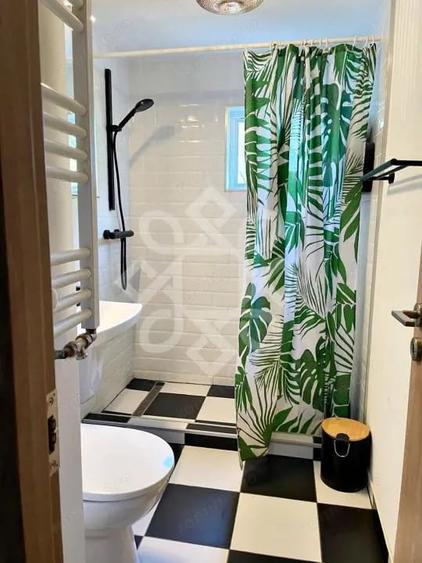 Apartament cu 3 camere semidecomandat în Rogerius