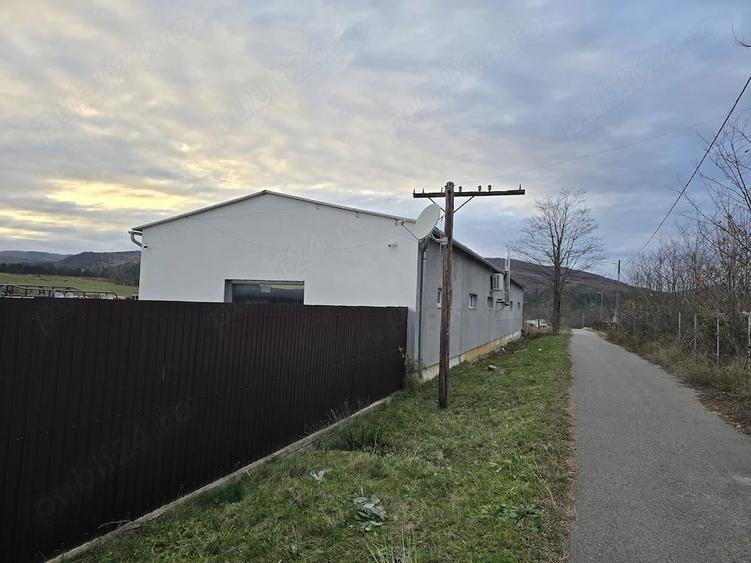 Spațiu comercial, de 3,000 mp, în Cărpinet