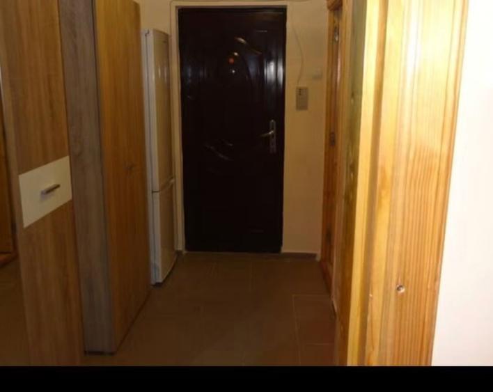 Garsonieră decomandată în Brâncoveanu