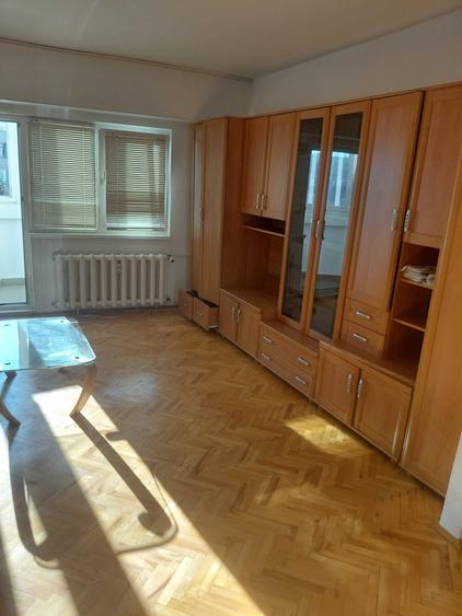 Garsonieră decomandată în Central