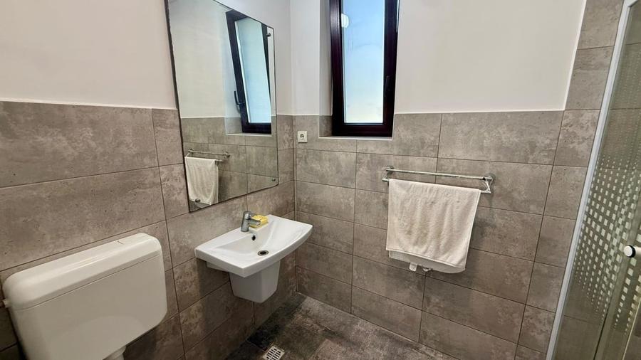 Casă individuală cu 10 camere cu Piscina în Nord