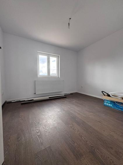 Duplex cu 5 camere cu Canalizare în Moșnița Nouă