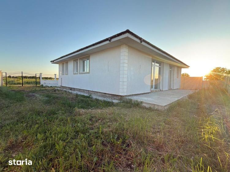 Casa individuala - 4 camere - 3 bai - Teren 369mp - 4