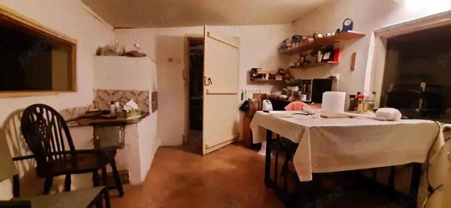 Casă cu 6 camere cu Teren 3000 Mp în Grădiștea