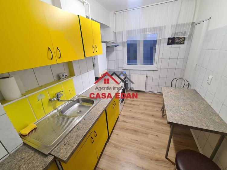 Apartament cu 3 camere decomandat în Câmpina