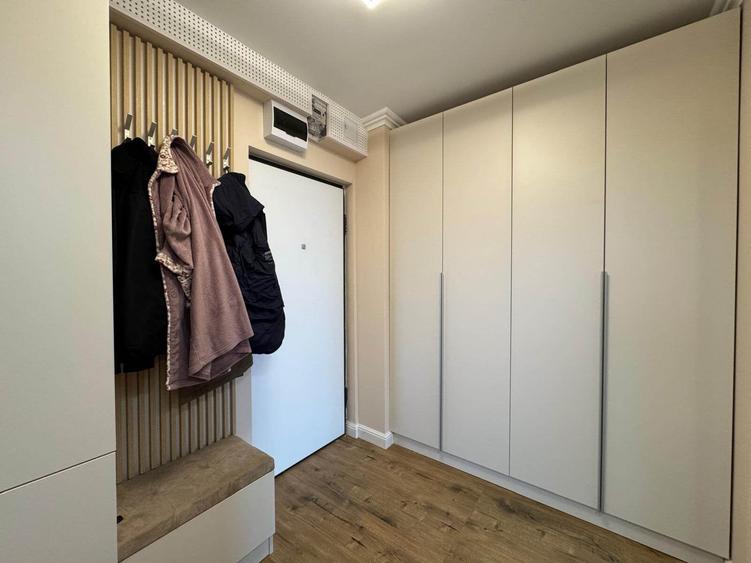 Apartament cu 2 camere decomandat în Podu Roș
