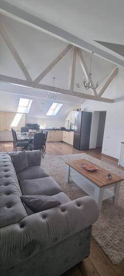Apartament cu 3 camere decomandat, mobilat în Odăi
