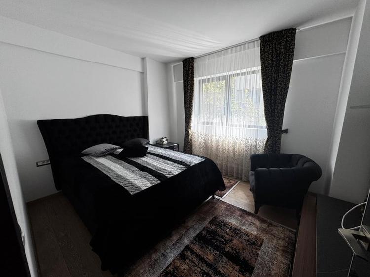 Apartament cu 4 camere decomandat, mobilat în Sud