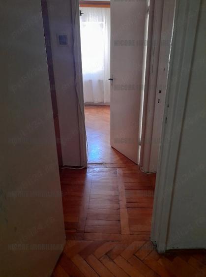 Apartament cu 3 camere nedecomandat în Șagului