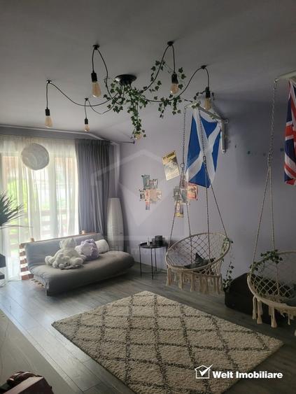 Casă individuală cu 4 camere cu Garaj în Florești