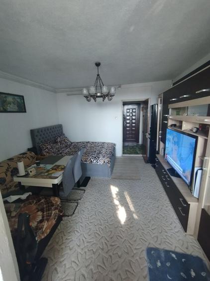 Garsonieră decomandată în Noua
