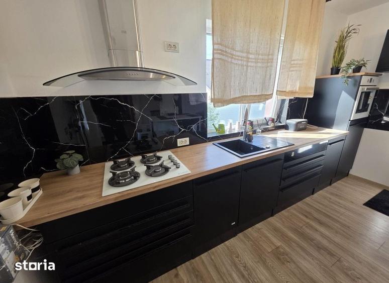 Casă cu 5 camere cu Teren 700 Mp în Valea Lupului