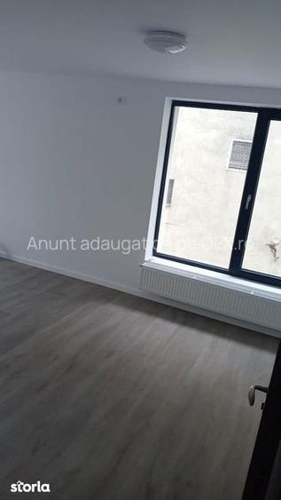 Casă cu 4 camere cu Teren 100 Mp în Vitan