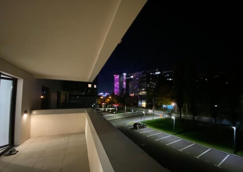 Apartament cu 3 camere semidecomandat, mobilat în Aviației