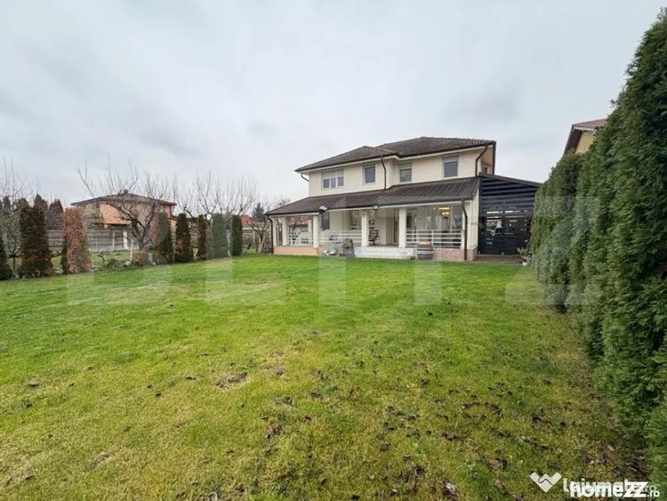 Casă cu 7 camere cu Teren 566 Mp în Nord