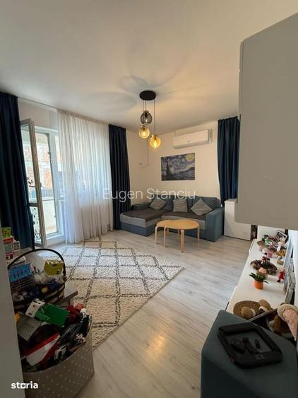 Apartament 3 camere cu CURTE si LOC DE PARCARE