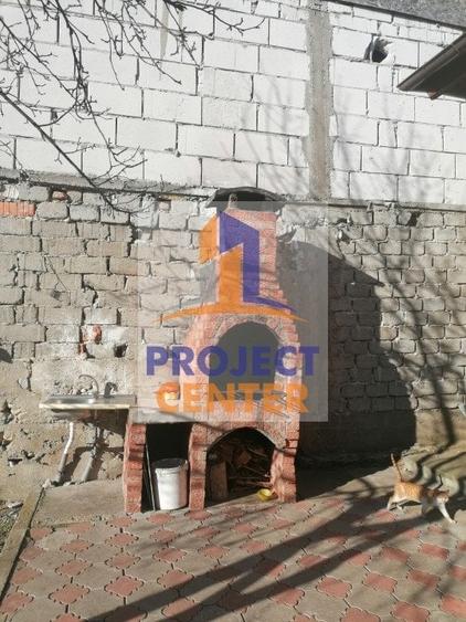 Casă individuală cu 3 camere cu Canalizare în Ultracentral