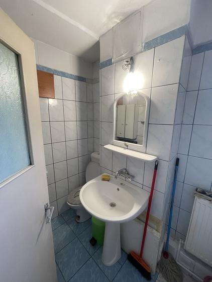 Garsonieră decomandată în Central