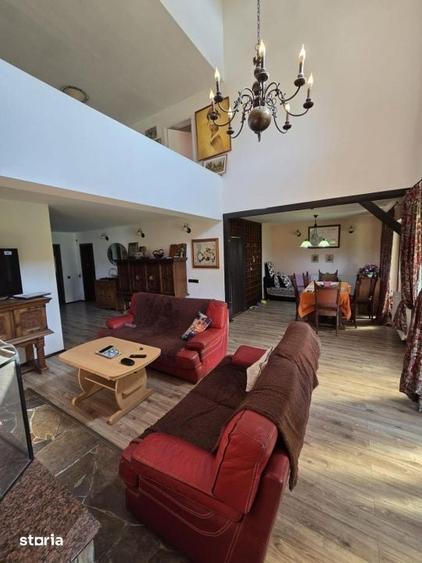 Casă cu 5 camere cu Teren 800 Mp în Mărgineni