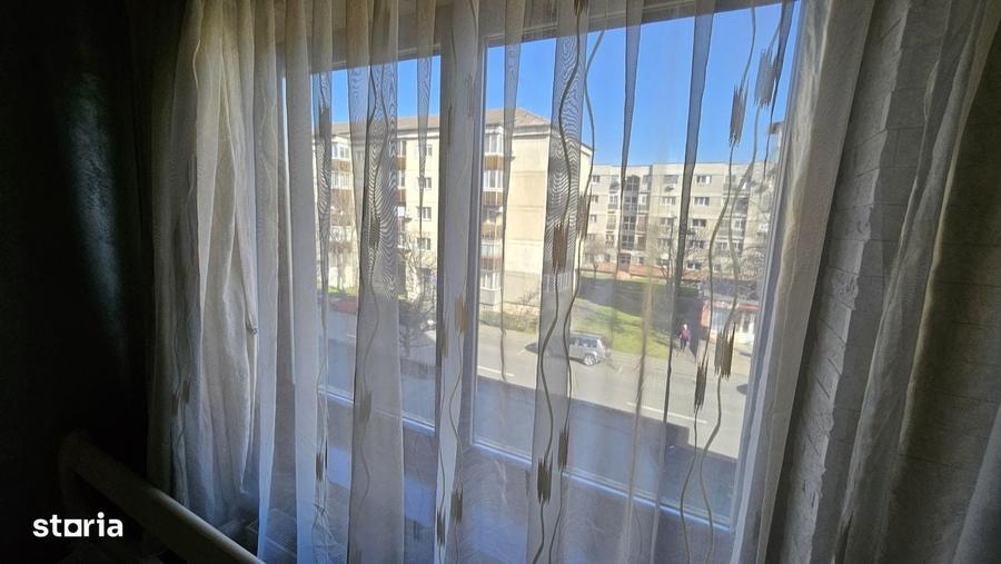 Apartament cu 3 camere decomandat în Rogerius