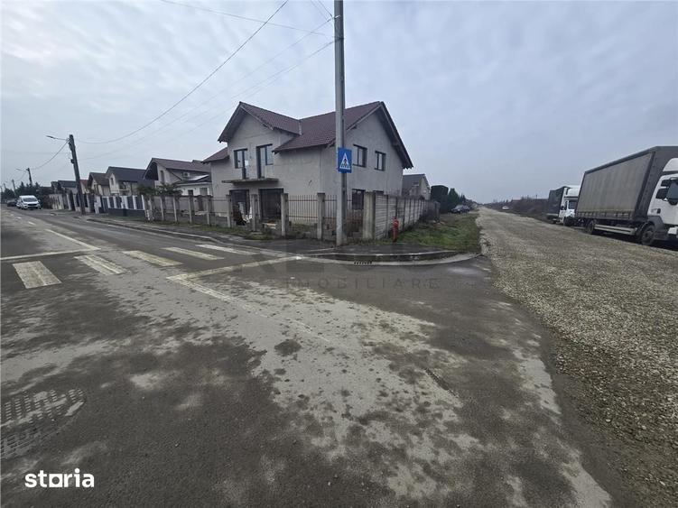 Casă cu 7 camere cu Teren 598 Mp în Sântandrei
