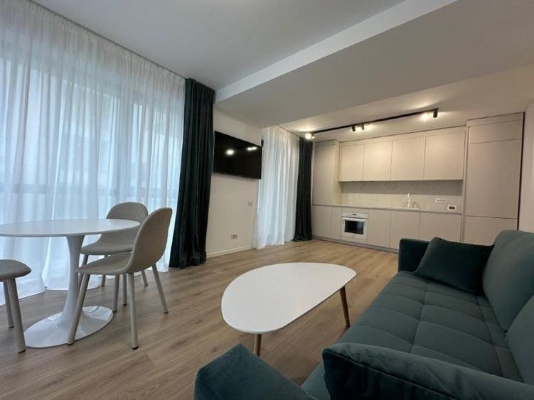 Apartament cu 2 camere decomandat, mobilat în Decebal