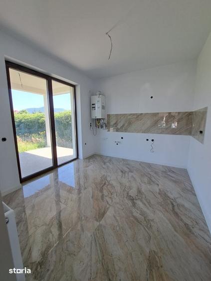 Casă cu 3 camere cu Teren 480 Mp în Recea