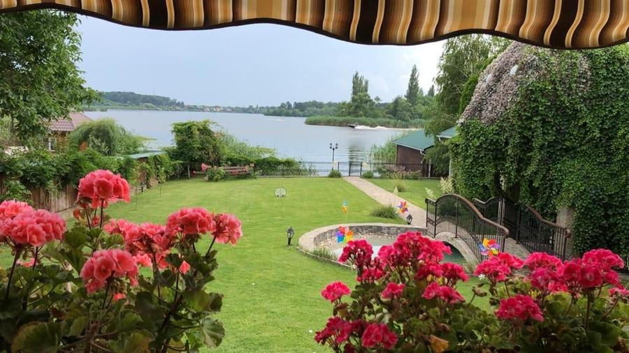 Casă individuală cu 4 camere cu Piscina în Snagov