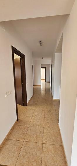 Apartament cu 4 camere decomandat, mobilat în Barbu Văcărescu