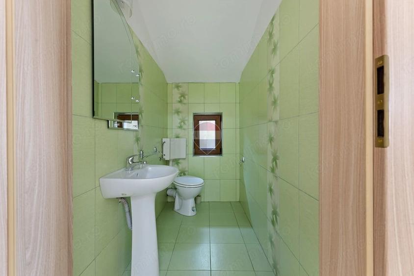 Apartament cu 3 camere decomandat în Intim