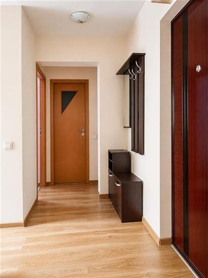 Apartament cu 2 camere decomandat în Tractorul