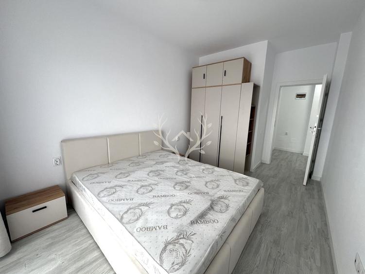 Apartament cu 2 camere semidecomandat, mobilat în Florești
