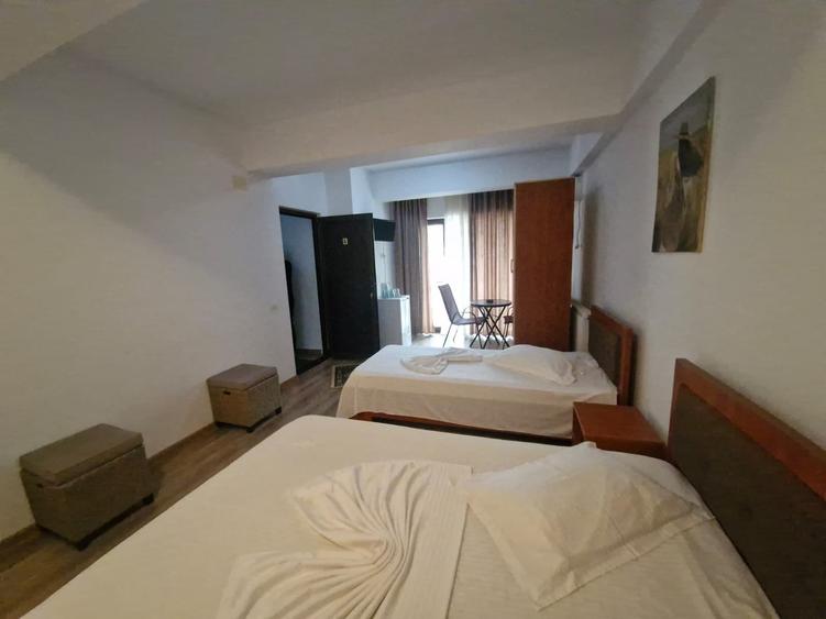 Casă cu 14 camere cu Teren 308 Mp în Tomis Nord