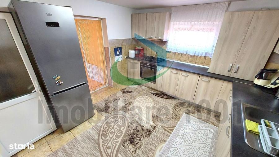 Casă cu 4 camere cu Teren 1061 Mp în Săcălășeni
