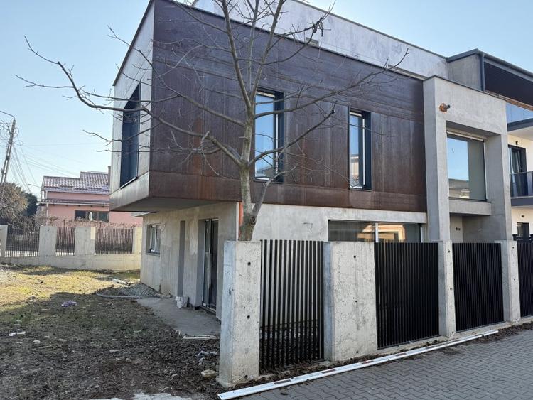Duplex cu 4 camere cu Canalizare în Borhanci