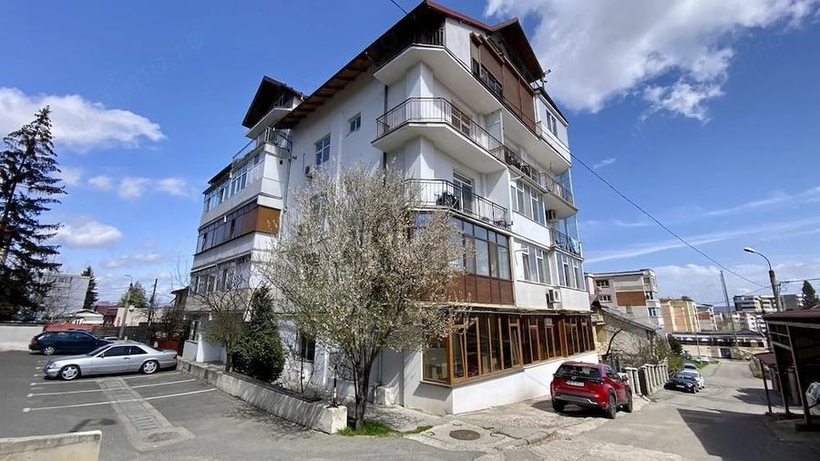 Apartament cu 2 camere decomandat în Teilor