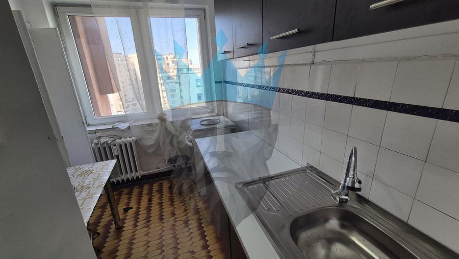 Apartament cu 3 camere decomandat, mobilat în P-ța Unirii