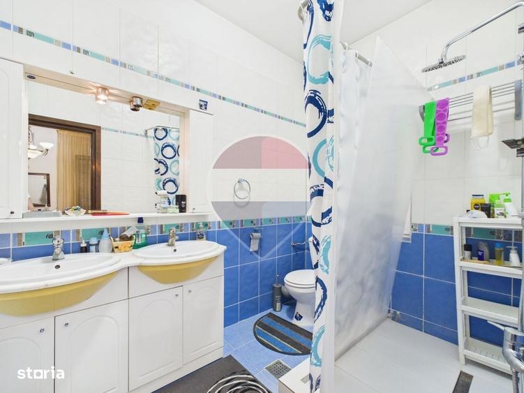 Casă cu 4 camere în Central