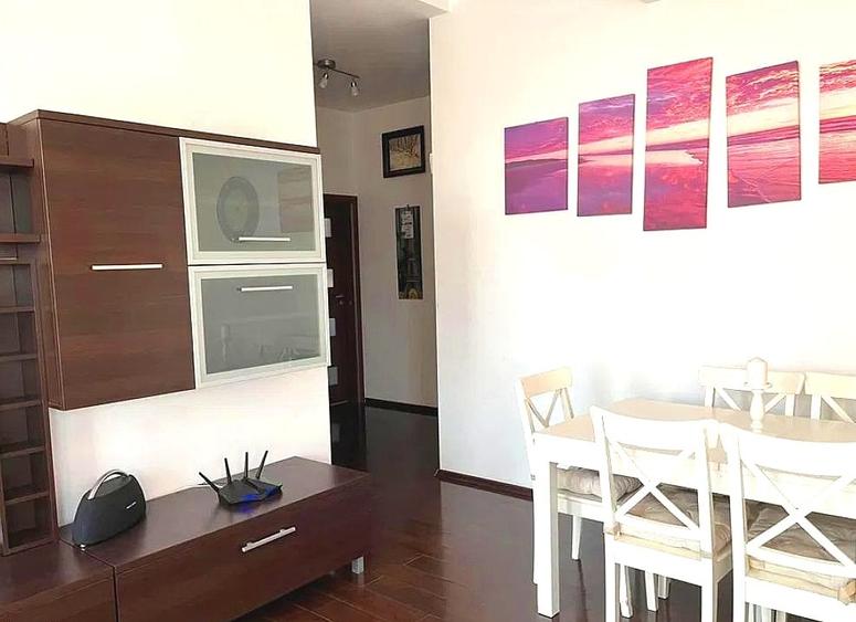 Apartament cu 3 camere decomandat, mobilat în Dămăroaia
