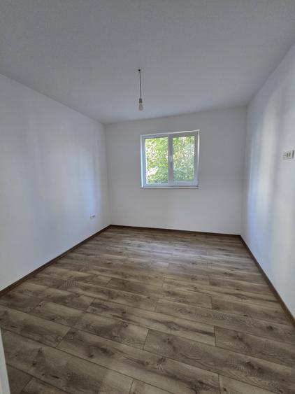 Apartament cu 3 camere decomandat în Giroc