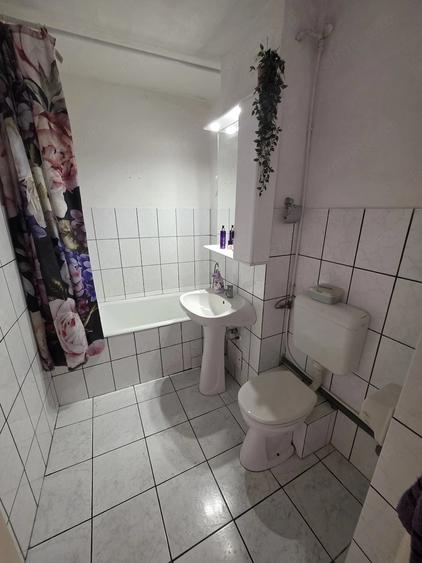 Apartament cu 2 camere semidecomandat în Girocului
