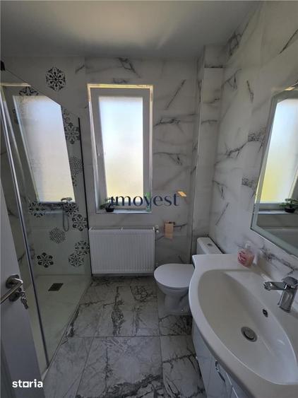 Apartament cu 3 camere semidecomandat în Micro 16