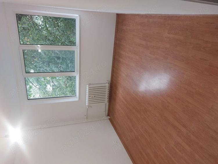 Apartament cu 4 camere semidecomandat, mobilat în Drumul Taberei