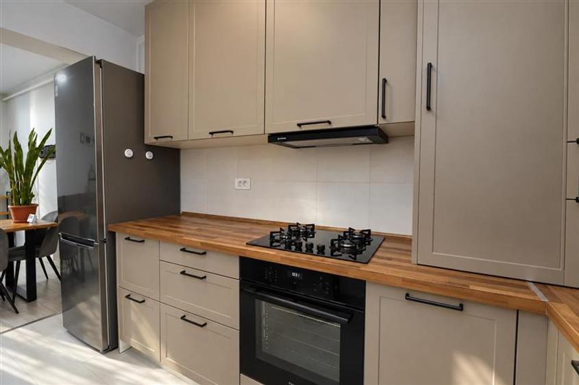 Apartament cu 3 camere decomandat, mobilat în Triaj