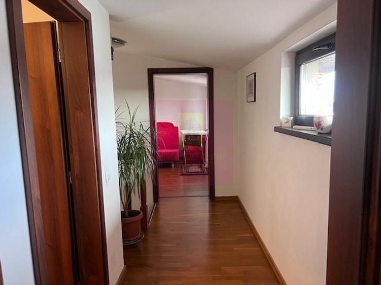 Apartament cu 3 camere semidecomandat în Bragadiru