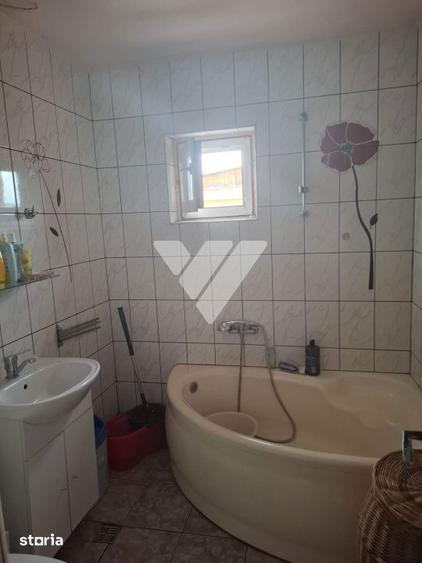 Apartament cu 3 camere decomandat, mobilat în Central
